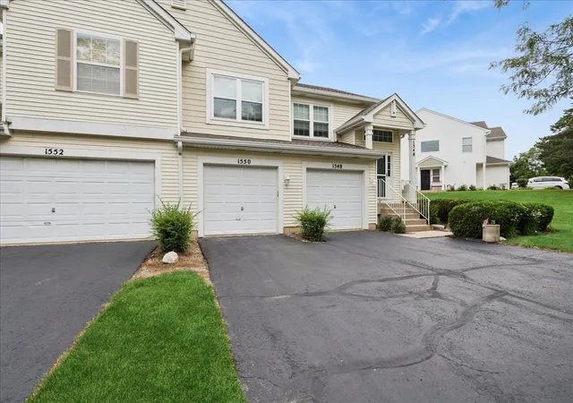 1550-meadowsedge-ln-1550-carpentersville-il-60110/hzid_ca65aae2