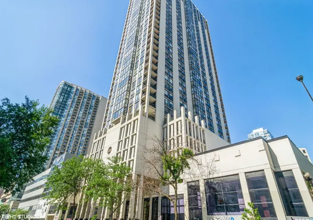 1122-n-clark-st-2102-chicago-il-60610/hzid_f9469a4d