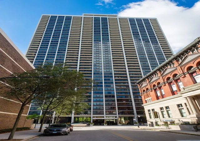 1560-n-sandburg-ter-2109j-chicago-il-60610/hzid_bcbcb72e