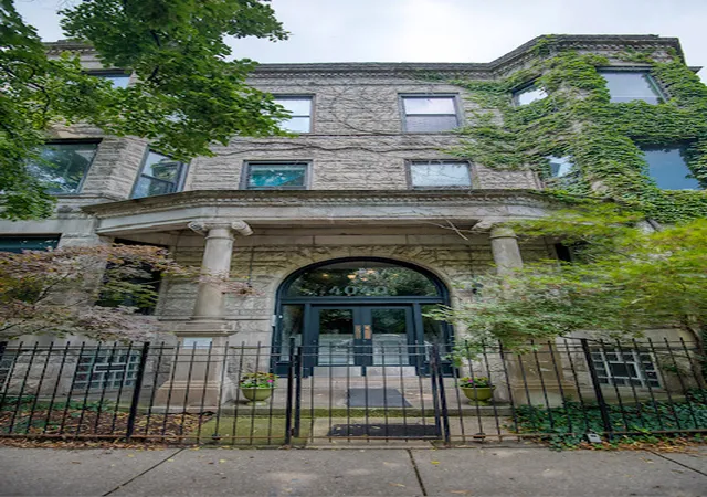 4040-n-kenmore-ave-3s-chicago-il-60613/hzid_5b8dc947