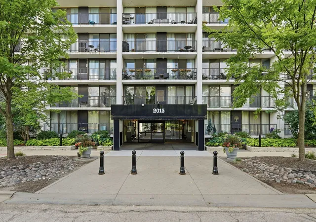 2015-s-finley-rd-804-lombard-il-60148/hzid_70a2ce1e