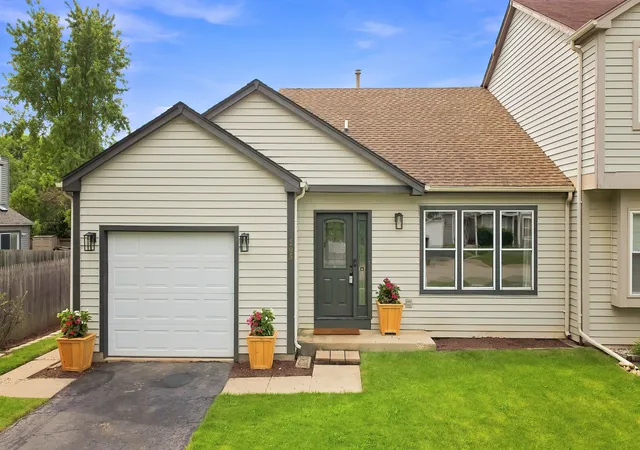 205-chaparral-cir-elgin-il-60120/hzid_8001a51f