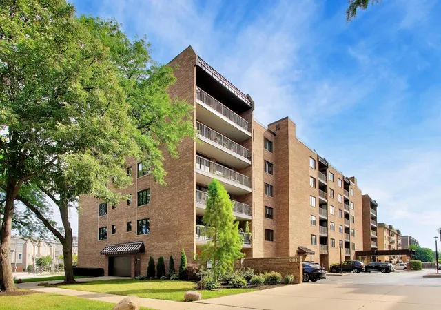901-center-st-403-des-plaines-il-60016/hzid_901a7a30