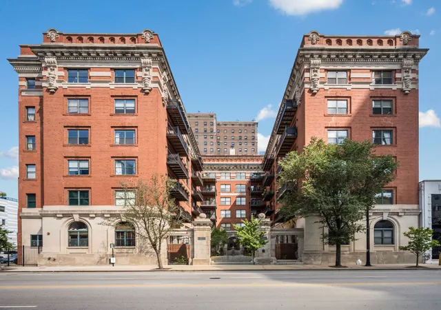 1439-s-michigan-ave-402-chicago-il-60605/hzid_2e29e563