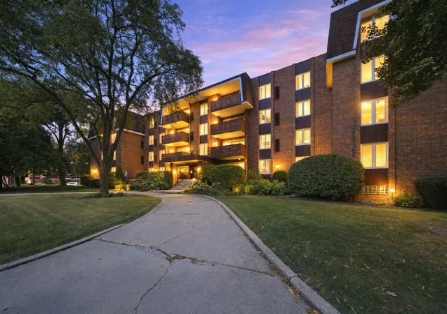 120-s-spruce-ave-307-wood-dale-il-60191/hzid_245e87ce