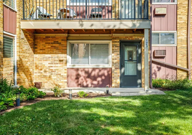 212a-collen-dr-123-lombard-il-60148/hzid_31b7b210