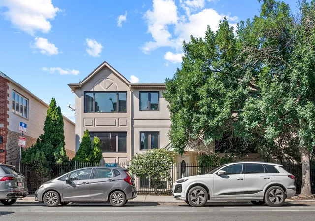 2112-w-armitage-ave-2n-chicago-il-60647/hzid_bbee6974