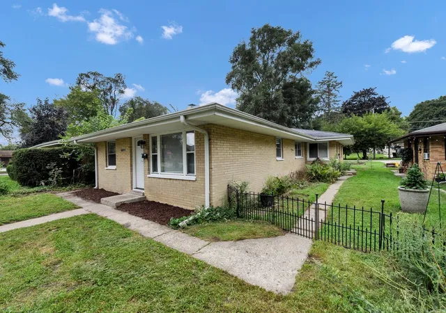 3240-elisha-ave-zion-il-60099/hzid_b81c5878