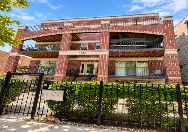 4424-s-indiana-ave-1n-chicago-il-60653/hzid_d9c8c2fd