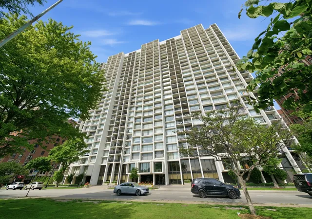 3200-n-lake-shore-dr-2102-chicago-il-60657/hzid_48d04a48