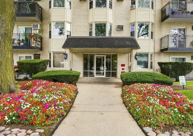 5506-lincoln-ave-521-morton-grove-il-60053/hzid_78c0ef9c
