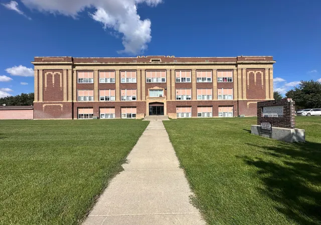 109-e-luverne-st-337-luverne-mn-56156/hzid_dd087e5c