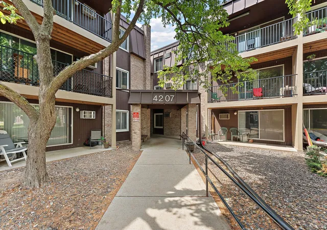 4207-lakeside-ave-n-134-minneapolis-mn-55429/hzid_9d9af4a6
