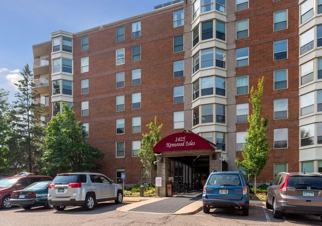 1425-w-28th-street-315-minneapolis-mn-55408/hzid_f2173bb7