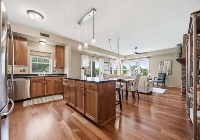 2201-village-ln-a204-minneapolis-mn-55431/hzid_84c473ec