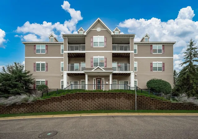 12727-college-view-dr-203-eden-prairie-mn-55347/hzid_4f62c813