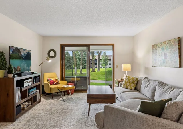 10540-43rd-avenue-n-111-minneapolis-mn-55442/hzid_4c60db61