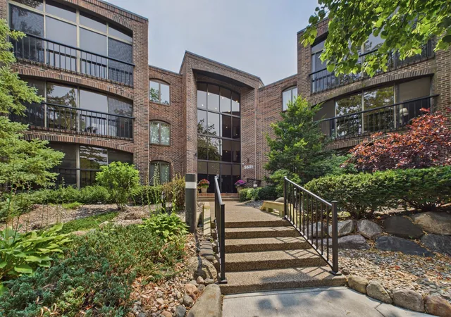 5501-dewey-hl-rd-322-minneapolis-mn-55439/hzid_b14c6c1b