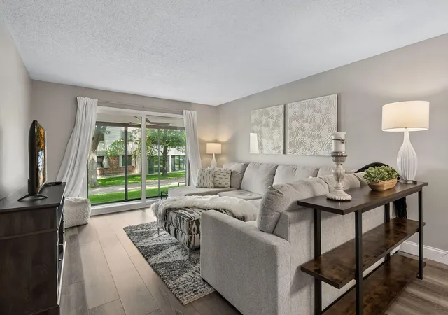 10540-43rd-avenue-n-103-minneapolis-mn-55442/hzid_a5921598