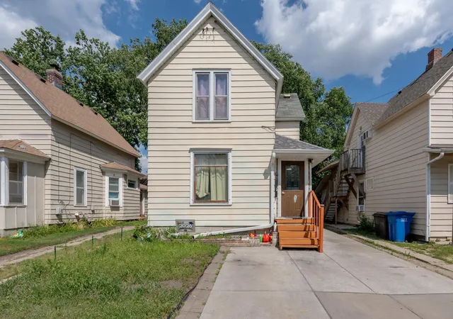 2115-5th-street-ne-minneapolis-mn-55418/hzid_44577797
