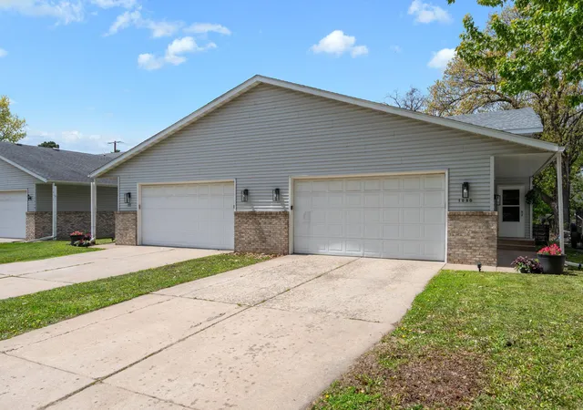 1082-5th-street-se-forest-lake-mn-55025/hzid_3aa1ca82
