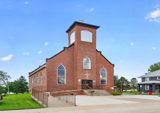 119-1st-street-ne-altura-mn-55910/hzid_e9b11bb4