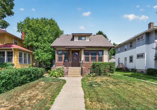 1437-minnehaha-ave-w-saint-paul-mn-55104/hzid_755d6e97