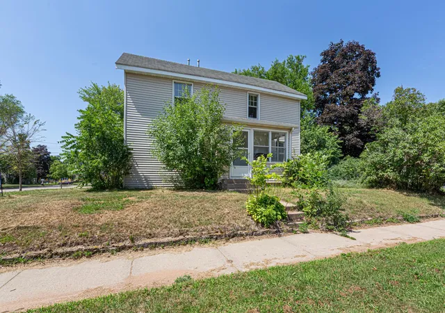 2306-4th-street-eau-claire-wi-54703/hzid_6b4b370e