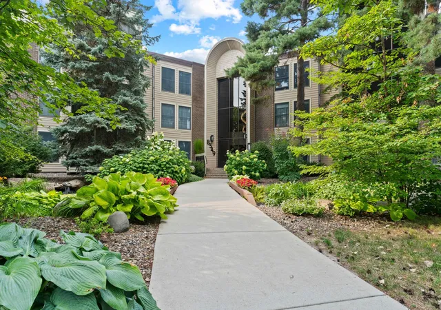 8549-irwin-rd-126-minneapolis-mn-55437/hzid_a4574a90