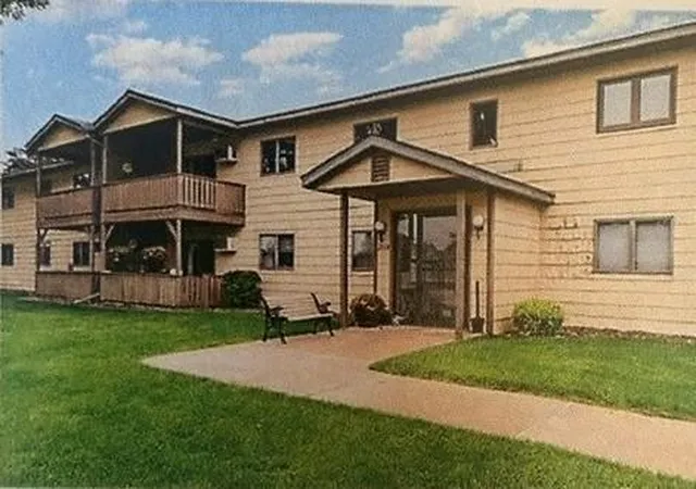2114-village-dr-125-red-wing-mn-55066/hzid_17d67761