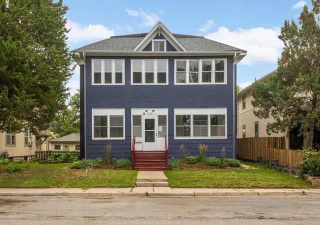 226-gramercy-ave-minneapolis-mn-55405/hzid_dffcf9c9