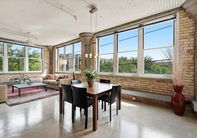 225-9th-street-e-201-saint-paul-mn-55101/hzid_c0e5fb1c