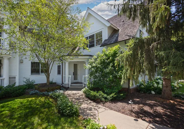 205-mill-st-s204-excelsior-mn-55331/hzid_f0eeeb96