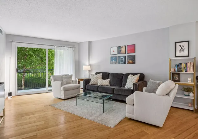 1200-nicollet-mall-307-minneapolis-mn-55403/hzid_c905cd4f