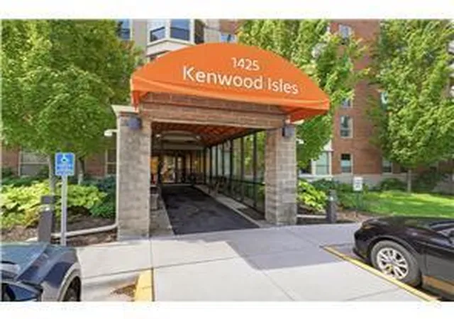 1425-w-28th-street-223-minneapolis-mn-55408/hzid_a6526f3d