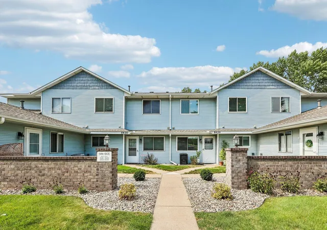 8420-s-pond-trl-champlin-mn-55316/hzid_56164f38