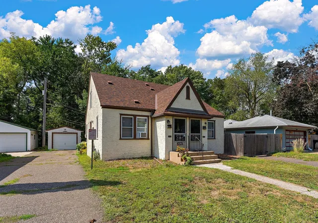 829-brown-ave-saint-paul-mn-55107/hzid_6505afce