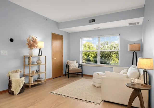 4824-e-53rd-street-301-minneapolis-mn-55417/hzid_7567cec7