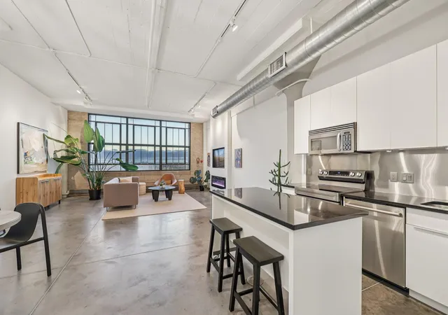 2929-chicago-ave-1105-minneapolis-mn-55407/hzid_b6dd6db4