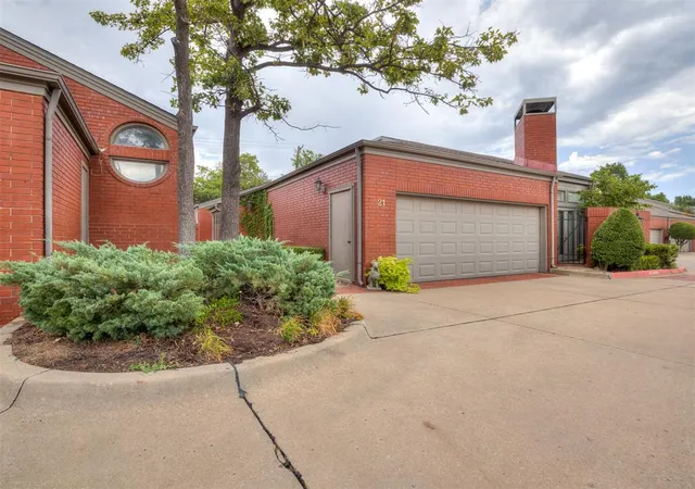 2825-nw-grand-blvd-21-oklahoma-city-ok-73116/hzid_c0594799