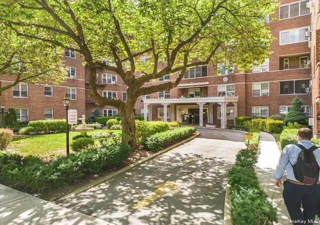 67-66-108th-st-b31-new-york-ny-11375/hzid_e2f51e36