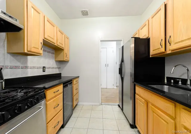 1199-e-53rd-street-1l-new-york-ny-11234/hzid_8d69e3c6