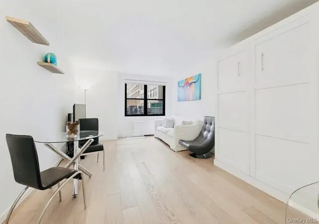 165-w-66th-street-2l-new-york-ny-10023/hzid_d74a1efb