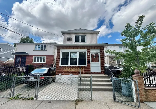 135-24-126th-street-new-york-ny-11420/hzid_14c1a6d8