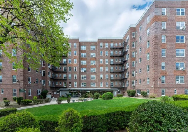 84-50-169th-street-611-jamaica-ny-11432/hzid_1341ddc7