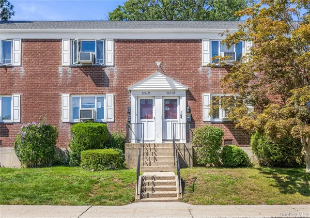 227-23-hillside-ave-queens-village-ny-11427/hzid_7160636e