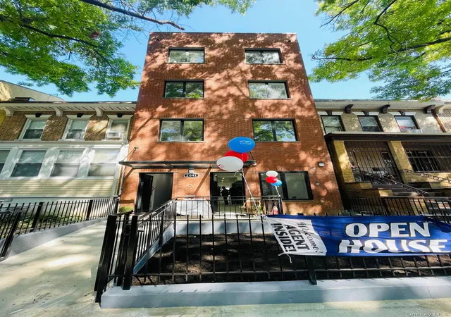 2041-strauss-st-new-york-ny-11212/hzid_6684b762