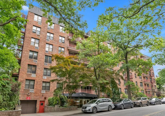 43-25-douglaston-pkwy-2-g-new-york-ny-11363/hzid_437ab41b