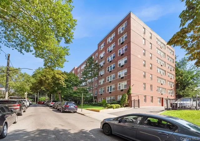 87-15-165th-st-5e-new-york-ny-11432/hzid_11ebd4df
