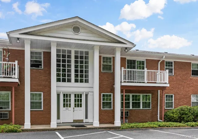 101-nottingham-rd-e-bedford-ny-10507/hzid_c3e0a9ba